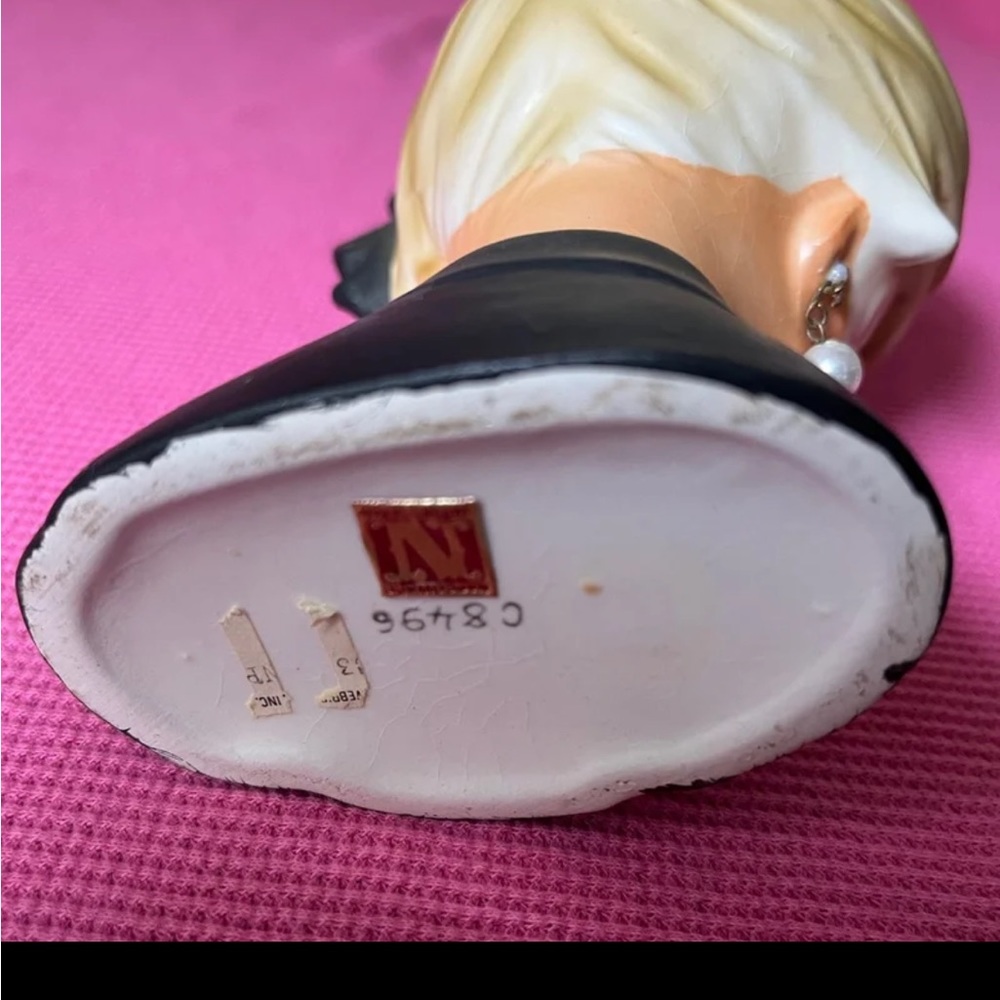 Vintage 1950’s Napco Blonde Lady Head Vase black bow faux pearl earrings HTF - Picture 6 of 6